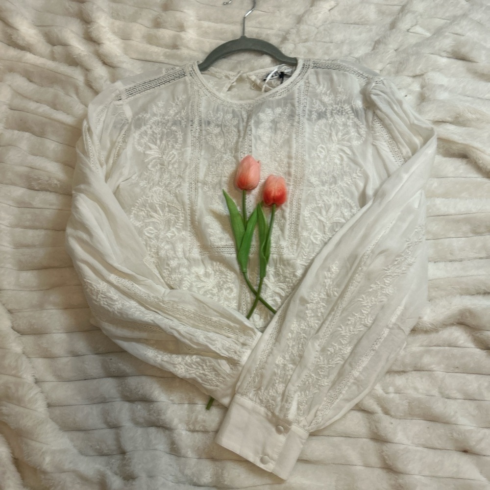 Elegant White Lace Women's Top